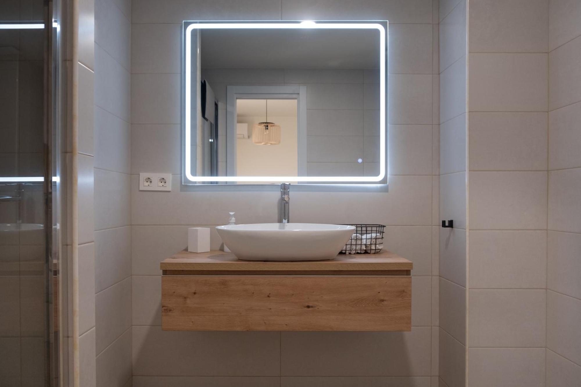 Victoria'S Home Modern And Cosy 2 Bedroom Apartment Malaga Luaran gambar