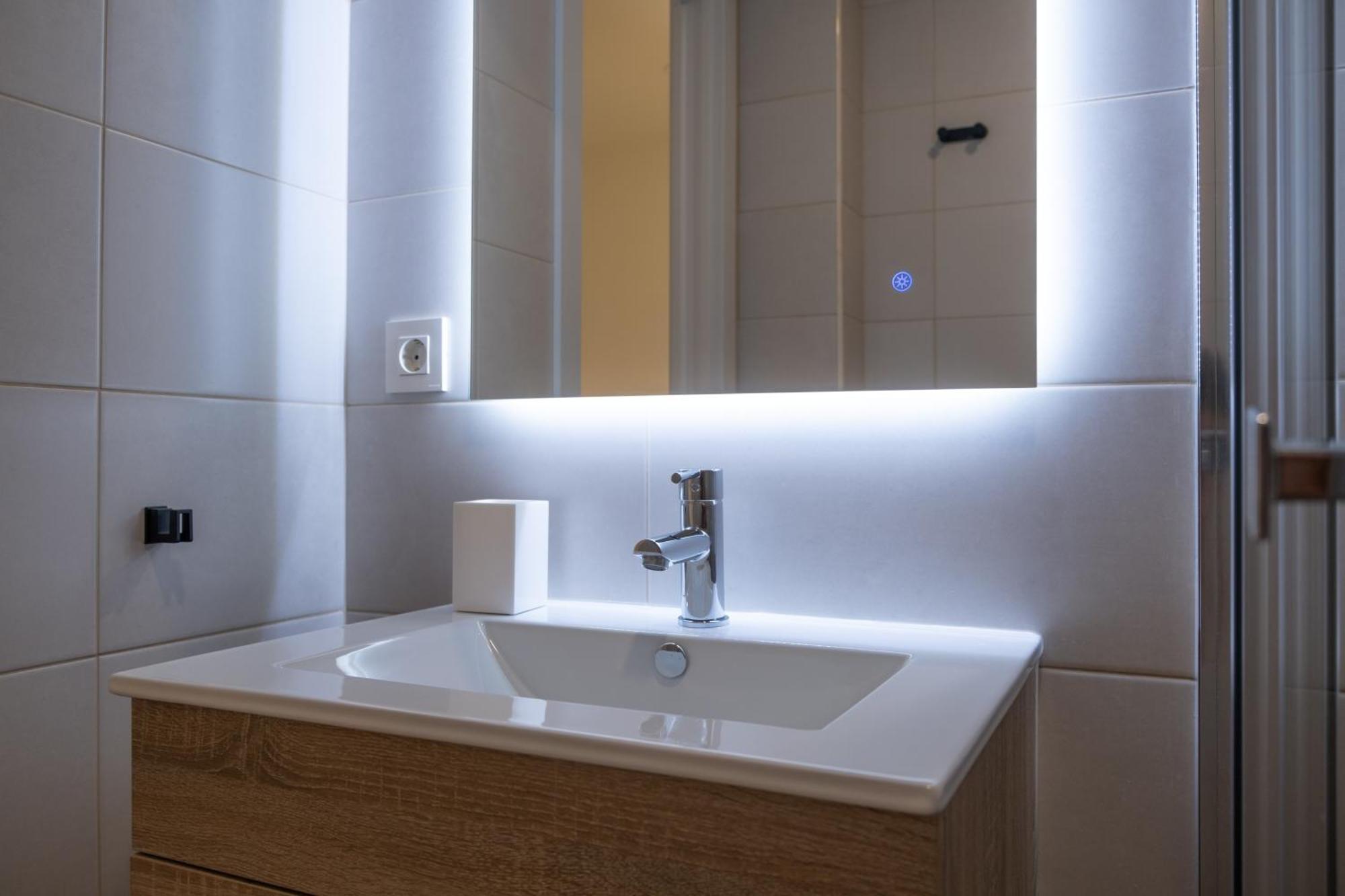 Victoria'S Home Modern And Cosy 2 Bedroom Apartment Malaga Luaran gambar